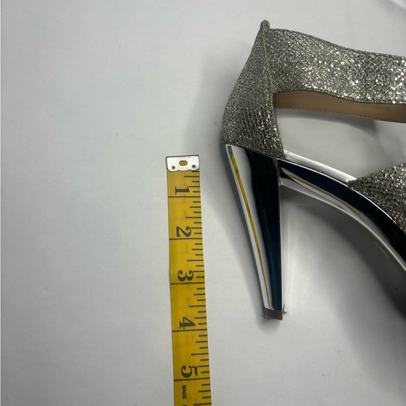 Michael Kors Berkley Silver Glitter Leather Zip Peep Toe T Strap Sandals Heels - Picture 12 of 12